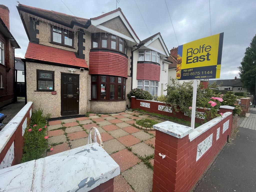 Medway Gardens, Wembley, HA0 4 bed house £2,100 pcm (£485 pw)