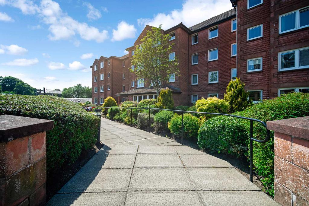 Elphinstone Court, Kilmacolm 2 bed apartment £99,000