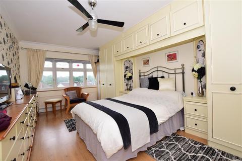 94 Barnehurst Avenue, Bexleyheath, DA7 6QB