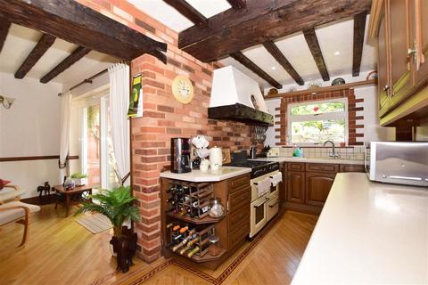 94 Barnehurst Avenue, Bexleyheath, DA7 6QB