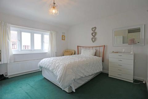 12 Edward Road, Romford, RM6 6UH