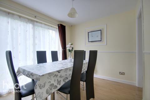 53 The Willows, Stevenage, SG2 8AW