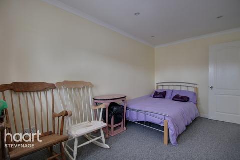 53 The Willows, Stevenage, SG2 8AW