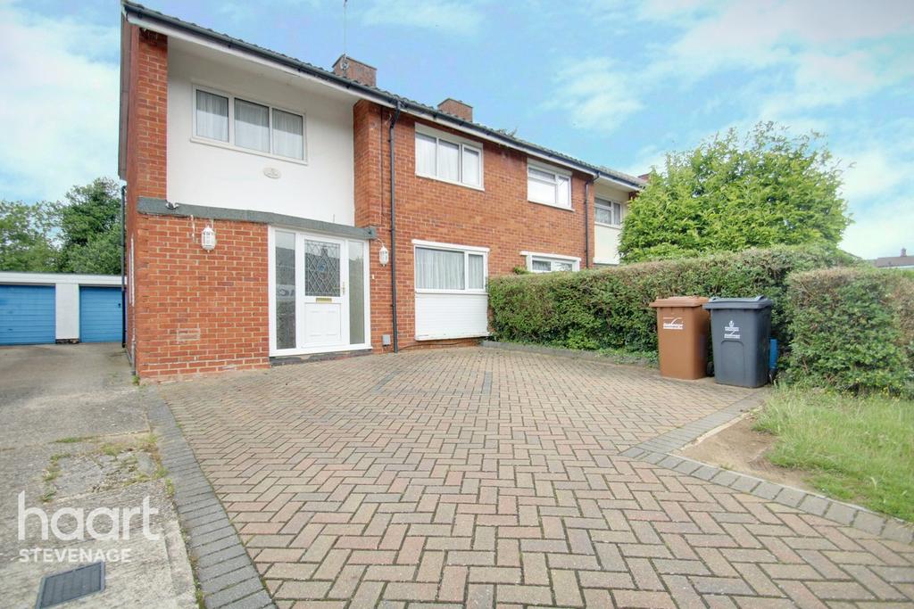 The Willows, Stevenage 3 bed semidetached house £350,000