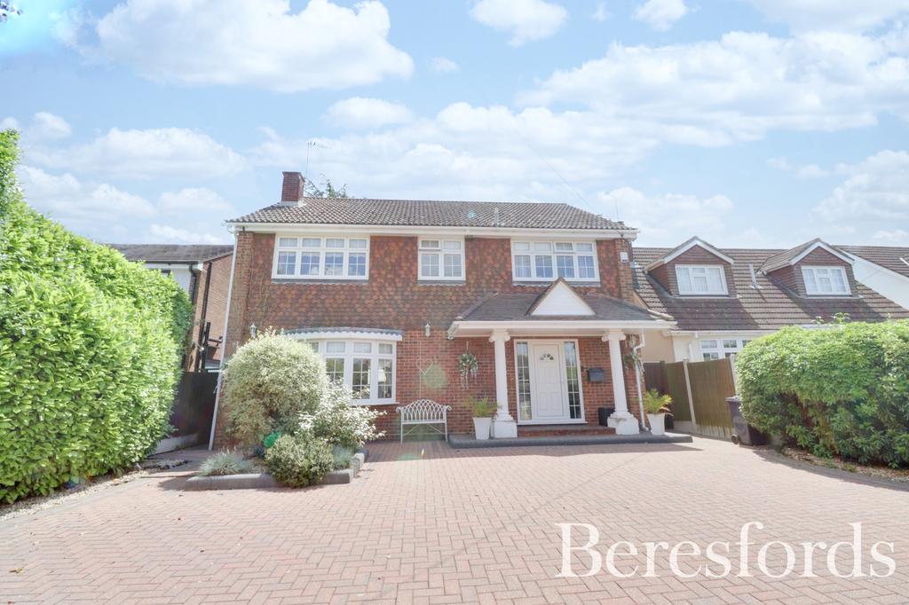 Church Lane, Doddinghurst, Brentwood, Essex, CM15 5 bed detached house £995,000