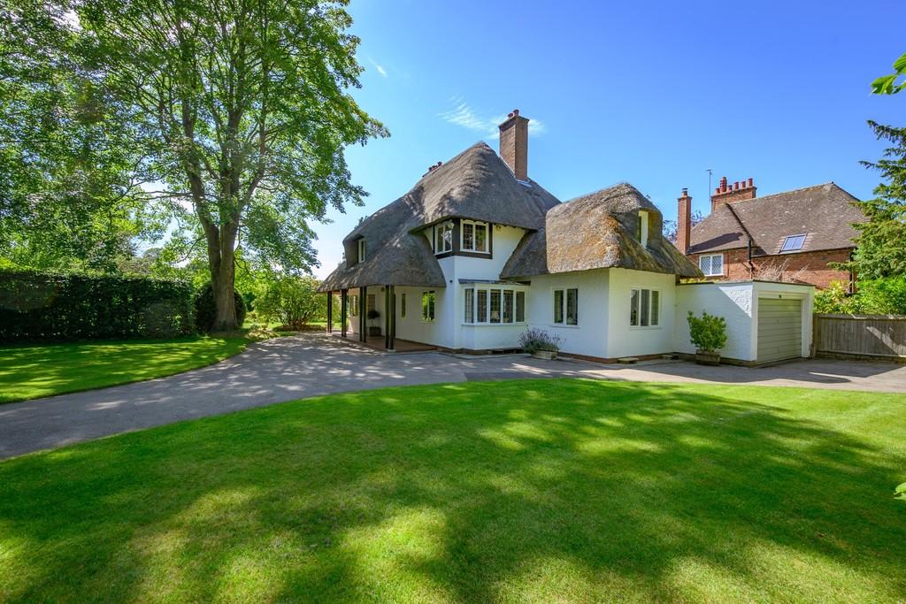 Fieldgate Lane, Kenilworth 5 bed detached house £1,750,000