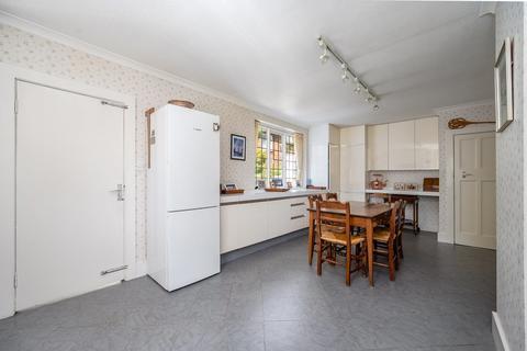 27 Fieldgate Lane, Kenilworth, CV8 1BT