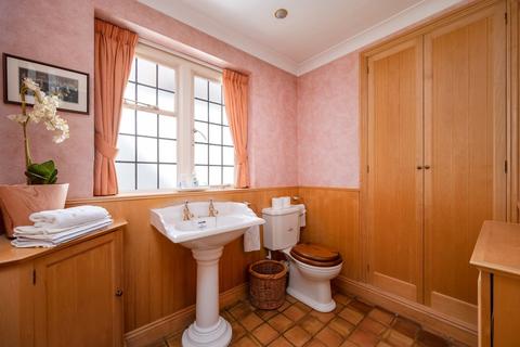 27 Fieldgate Lane, Kenilworth, CV8 1BT