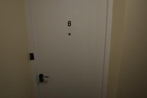 2 bedroom flat to rent, Norwood Green Road, Southall