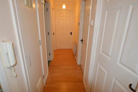 2 bedroom flat to rent, Norwood Green Road, Southall