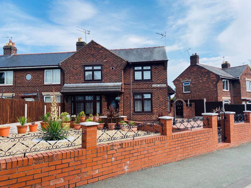 Glan Garth, Wrexham 4 bed semidetached house £195,000