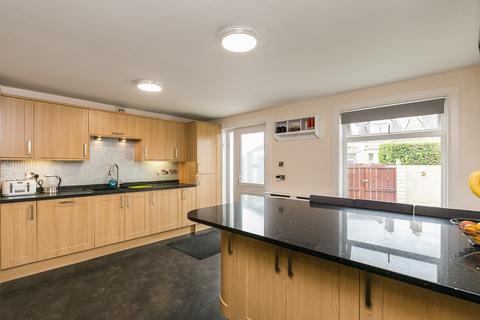 10 Alloway Loan, Edinburgh, EH16 6XH