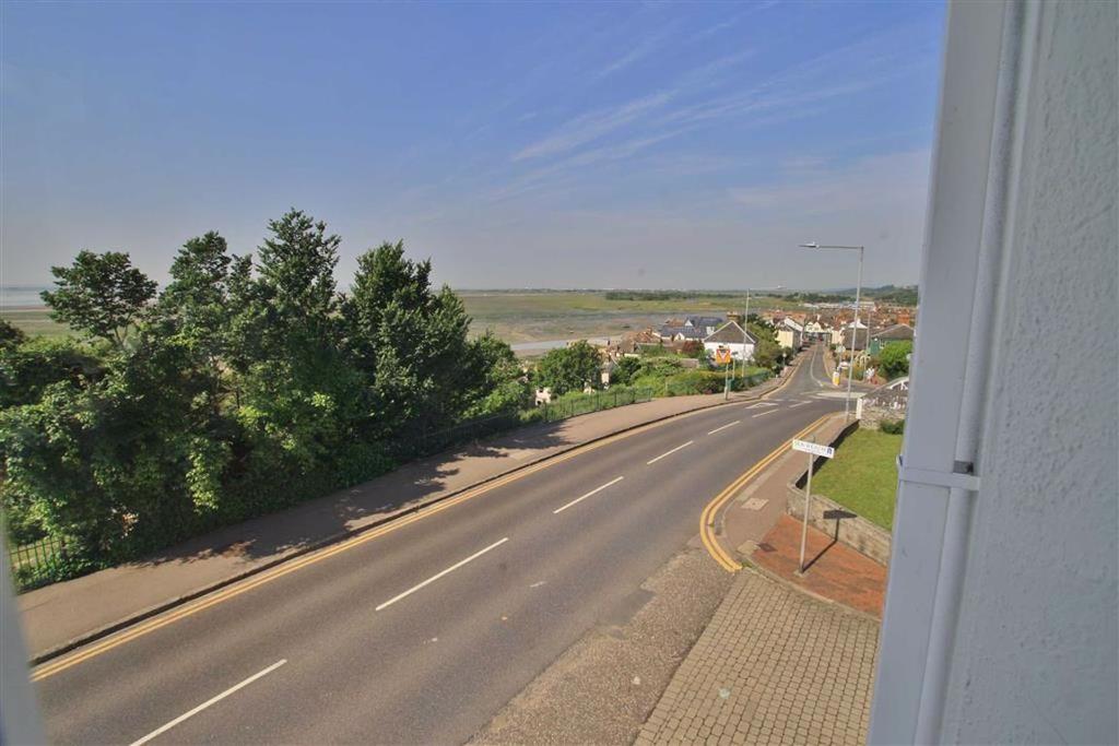 Cliff Parade, LeighOnSea, Essex 2 bed end of terrace house £500,000