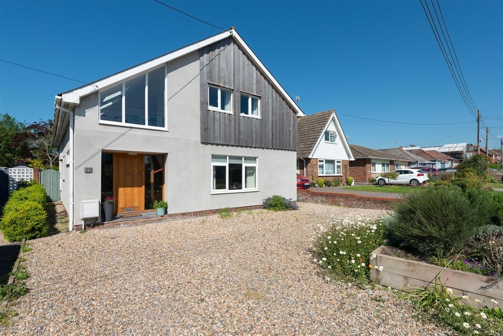 Hazlemere Road, Seasalter, Whitstable 3 bed detached house £750,000
