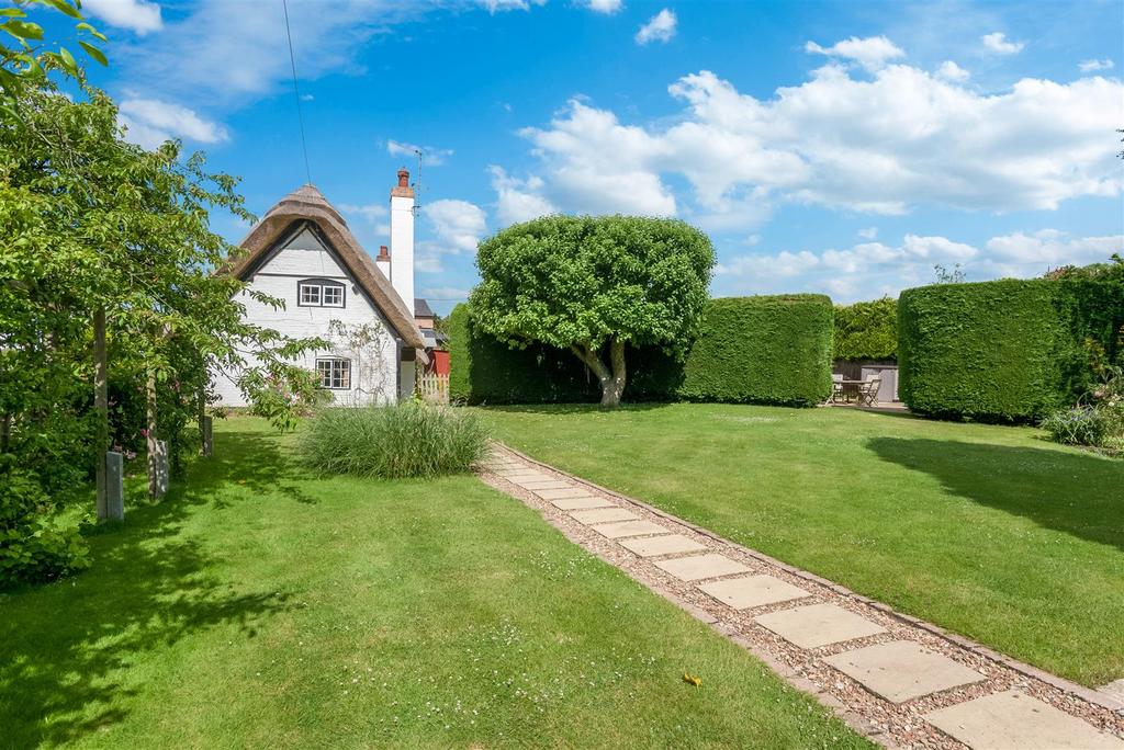 Low Thatch-7.jpg