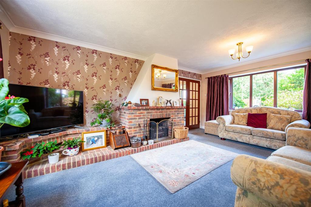 Living Room.jpg