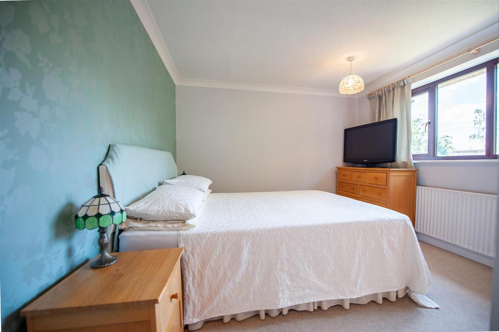 Bedroom 1.jpg