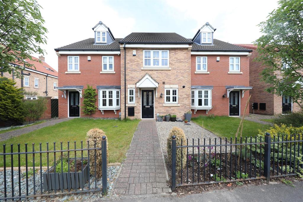 Pools Brook Park, Kingswood, Hull 2 bed terraced house £130,000