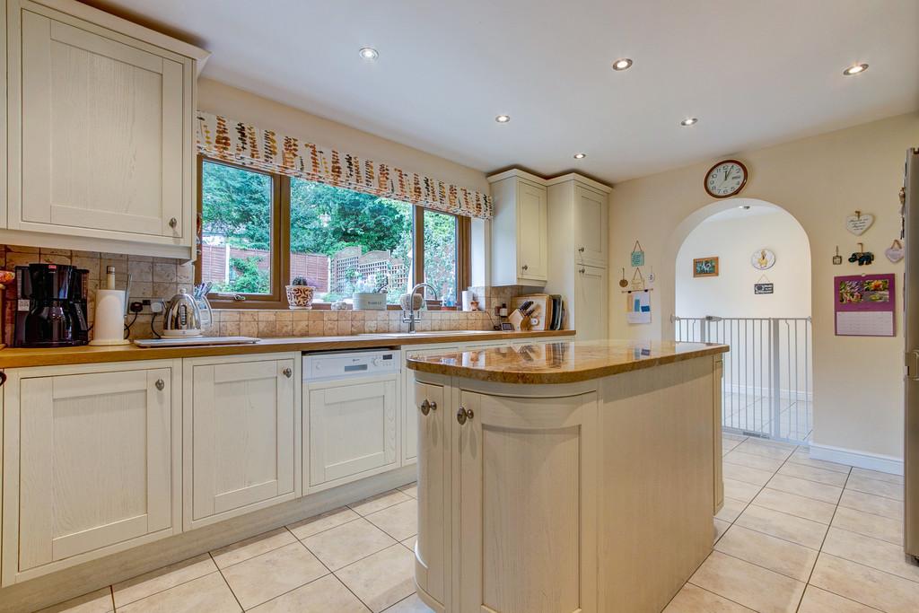 Claverdon Close, Hunt End, Redditch... 4 bed detached house £500,000