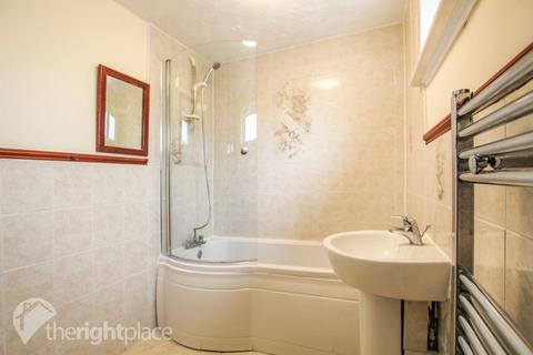 2 bedroom bungalow to rent, Windermere Drive, Water Eaton, Bletchley