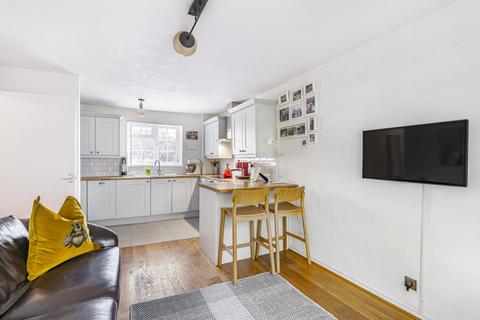 22 Ashdown Way, London, SW17 7TH