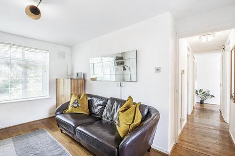 22 Ashdown Way, London, SW17 7TH