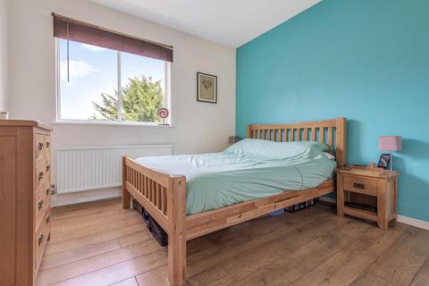 58 Albert Road, Kingston Upon Thames, KT1 3DH