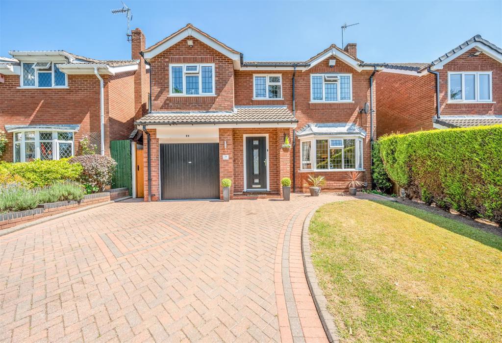 Grasmere Close, Kingswinford, DY6 9DQ 4 bed detached house £485,000