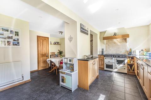 5 Goldsmiths Close, Woking, GU21 3HF
