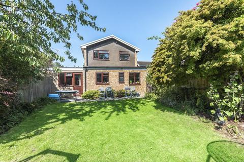 5 Goldsmiths Close, Woking, GU21 3HF