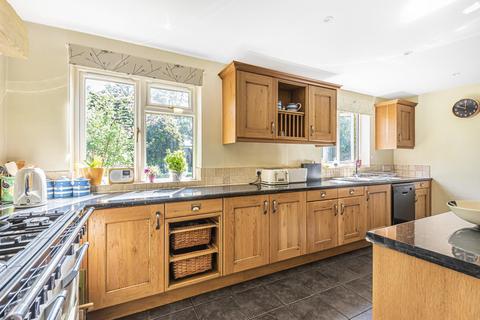 5 Goldsmiths Close, Woking, GU21 3HF