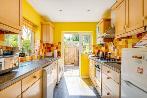 7 Cadogan Close, Teddington, TW11 8TR