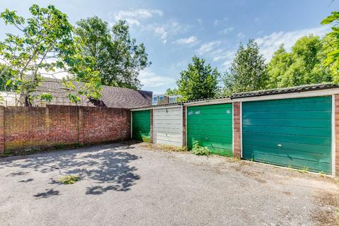 7 Cadogan Close, Teddington, TW11 8TR