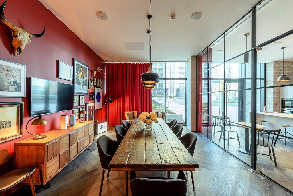 Landsby West Social Dining Room Image04-min.jpg