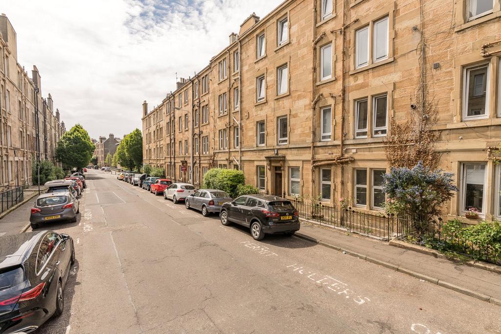 28/7 Watson Crescent, Edinburgh, EH11 1 bed flat £145,000