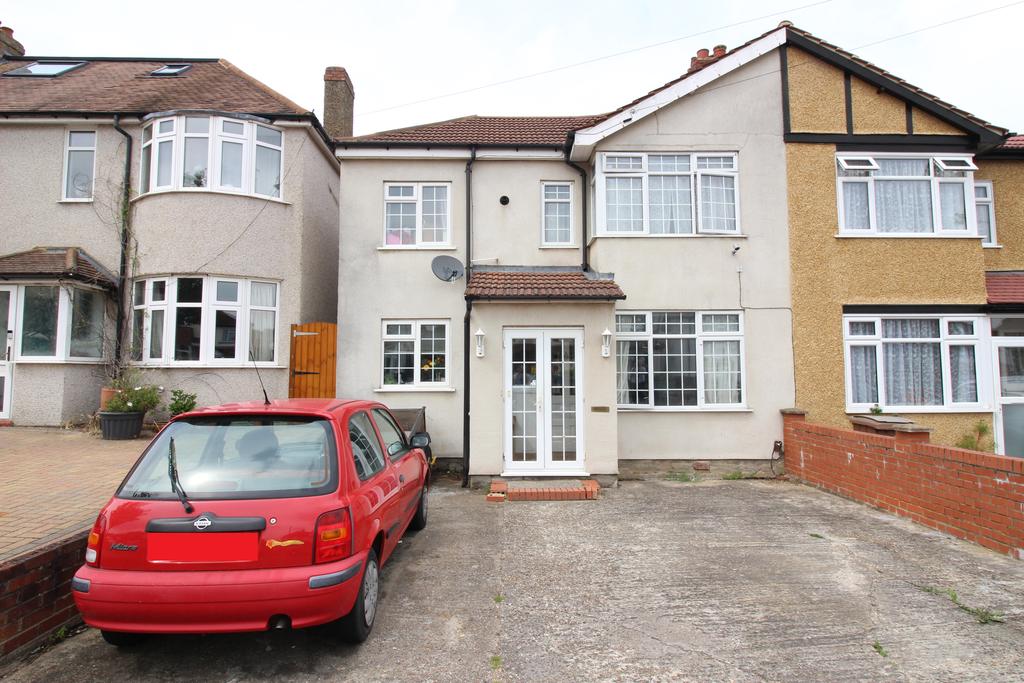 Charminster Road, Worcester Park KT4 4 bed end of terrace house £550,000