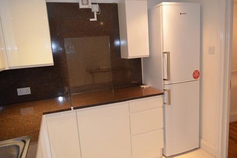 3 bedroom flat to rent, Marlborough Road, Wood Green