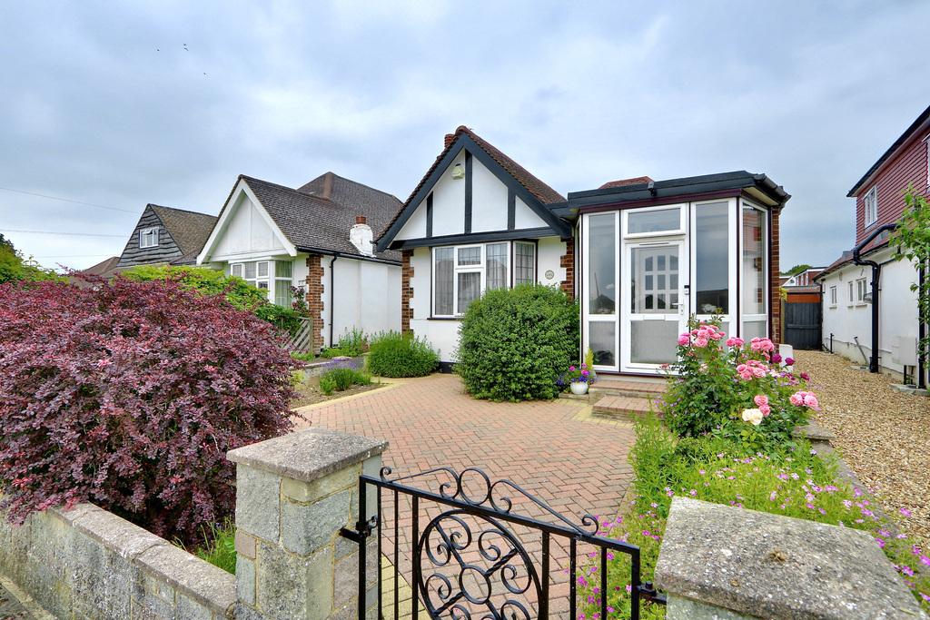 Keswick Gardens, Ruislip, HA4 2 bed detached house £630,000