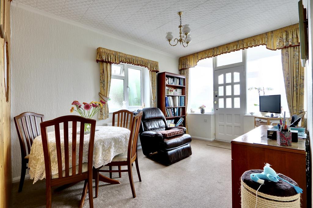 Keswick Gardens, Ruislip, HA4 2 bed detached house £630,000