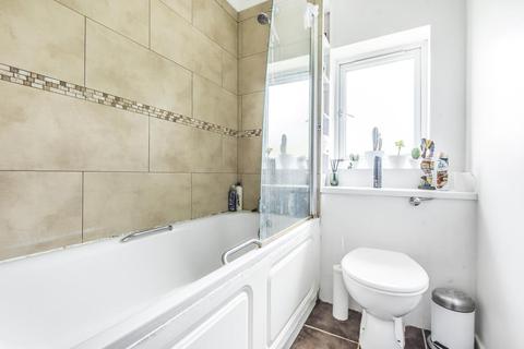 34b Adelaide Road, Surbiton, KT6 4SS