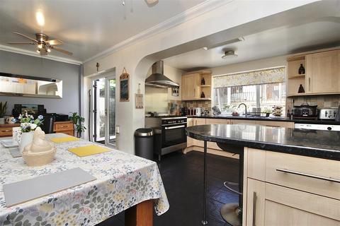 63 Speedwell Road, Ipswich, IP2 0LR