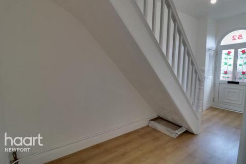 3 bedroom terraced house to rent, Somerton Road, Newport