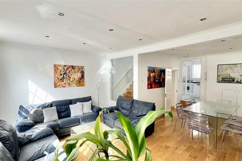 4 bedroom apartment to rent, London W1H