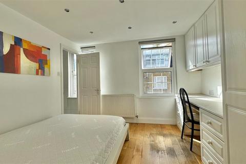 4 bedroom apartment to rent, London W1H