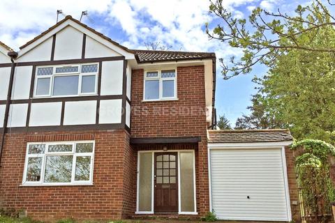 3 bedroom semi-detached house to rent, Durrington Avenue, London