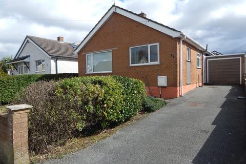 2 bedroom bungalow to rent, Ffordd Cynan, Penrhosgarnedd, Bangor, LL57