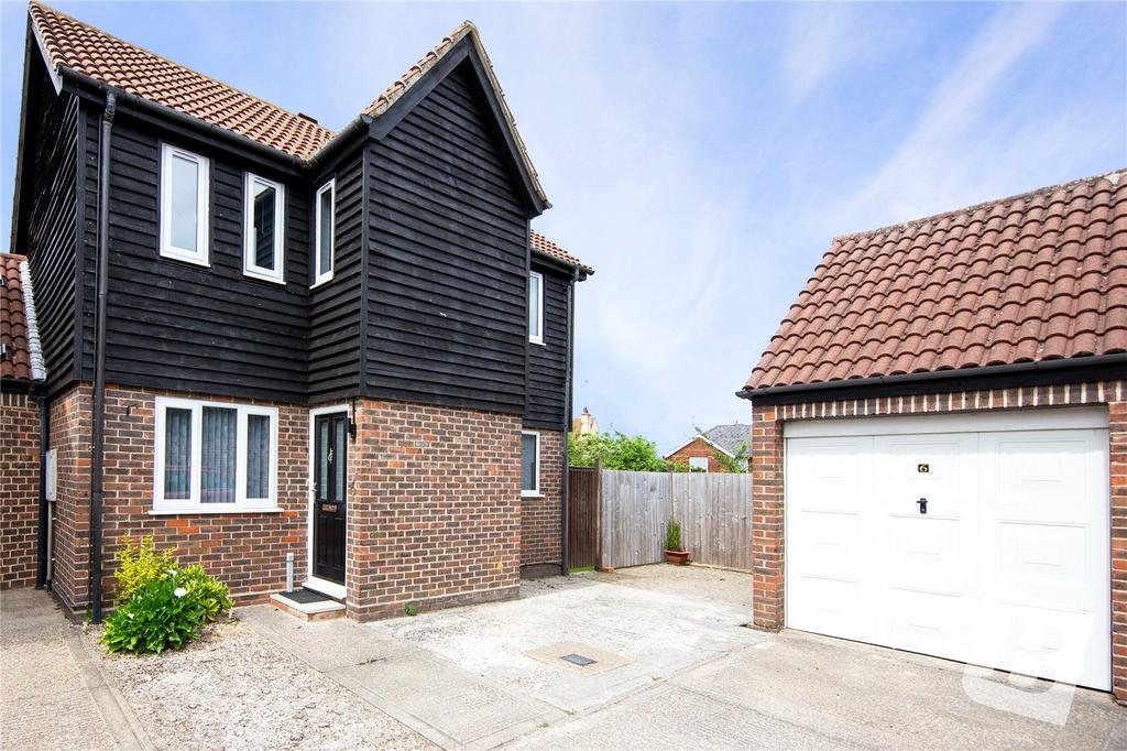 Kilnfield, Ongar, CM5 3 bed link detached house £435,000