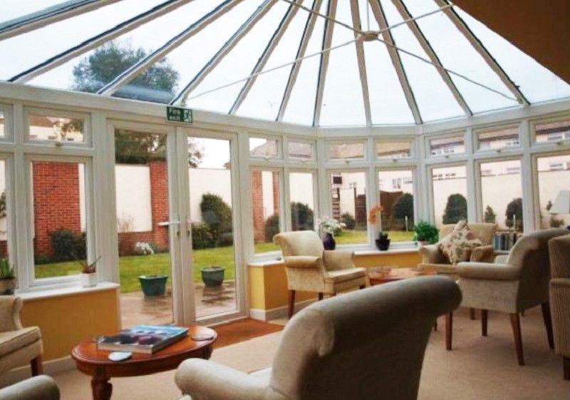 Collingwood Road, Clactononsea, Essex. CO15 2 bed flat £170,000