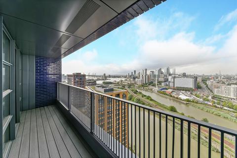 Studio to rent, Bridgewater House, London City Island, London, E14