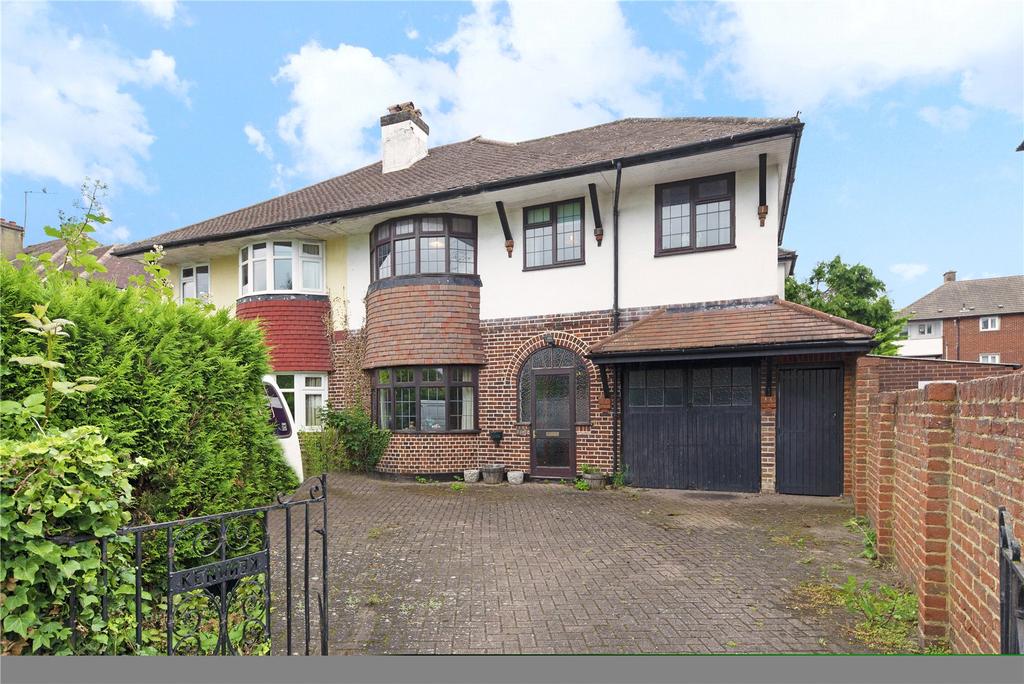 Ambleside Avenue, WaltononThames, Surrey, KT12 4 bed semidetached house £680,000